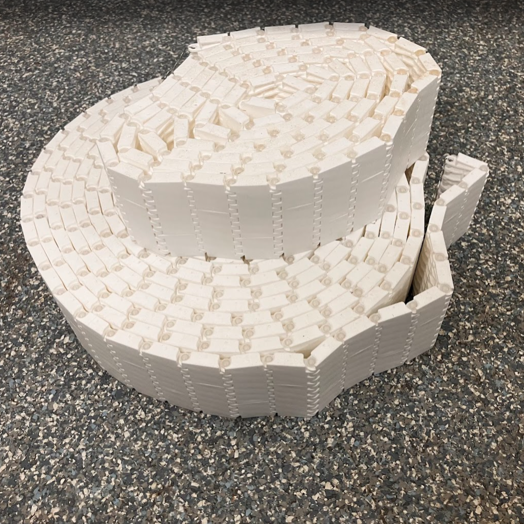 Outer flat section of packaging conveyor belt for CURO